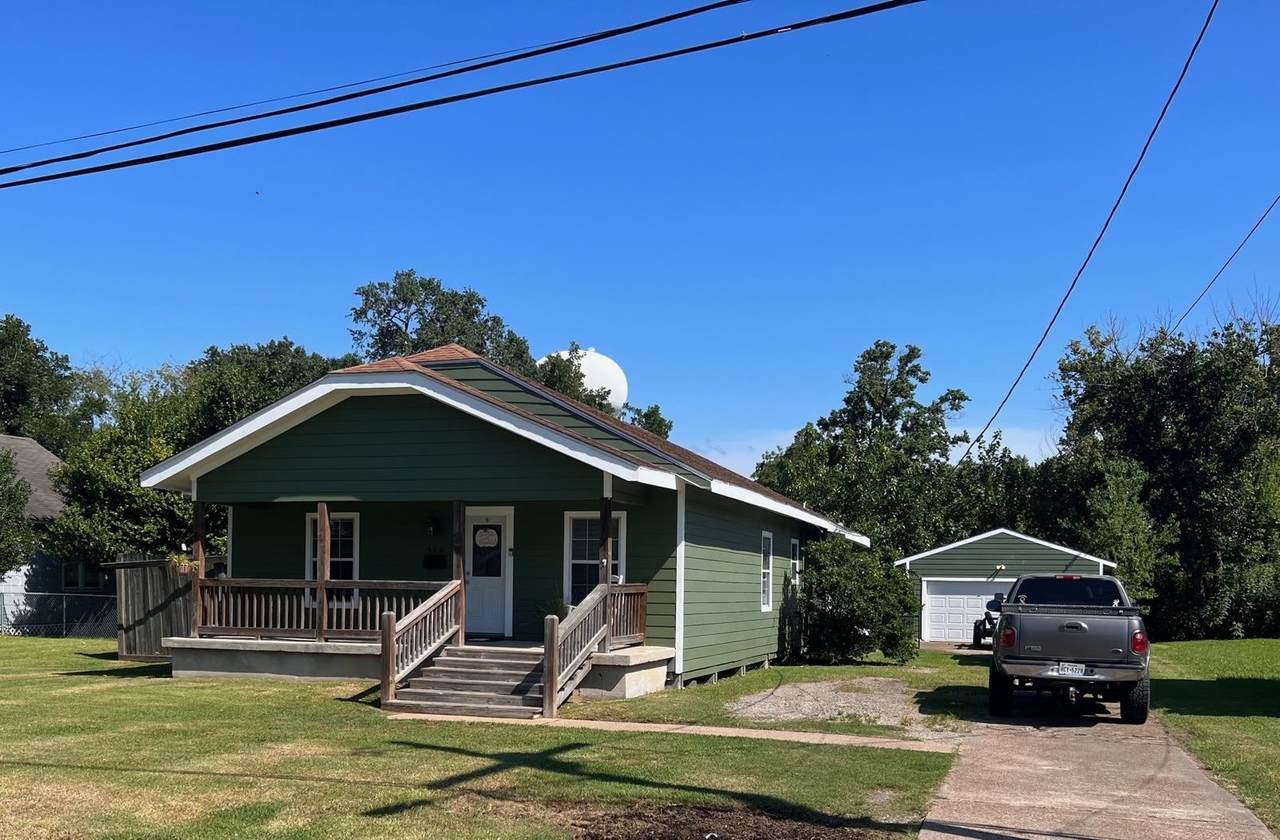 426 Avenue B - Photo 1