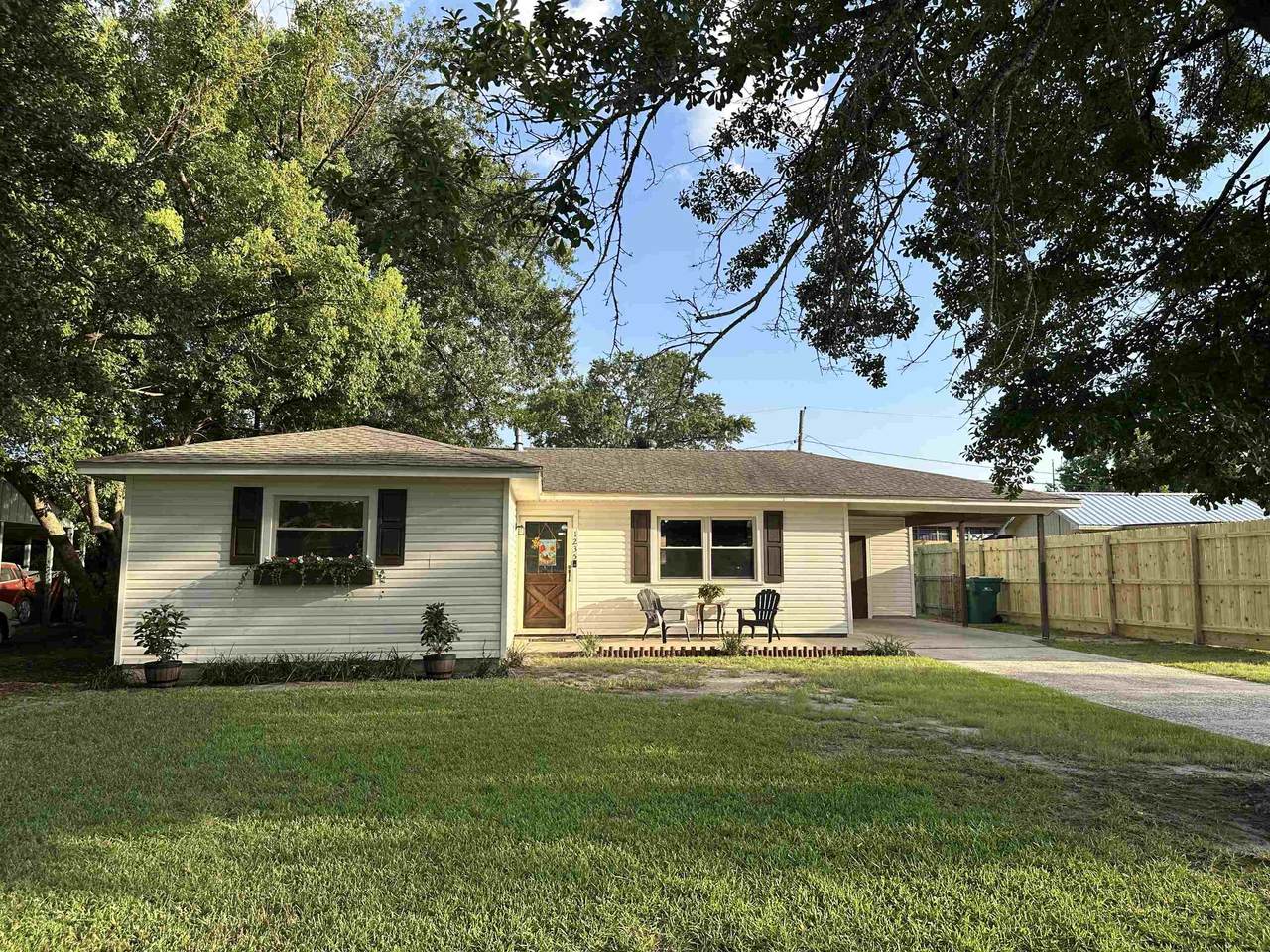 1235 Palm Dr. - Photo 1