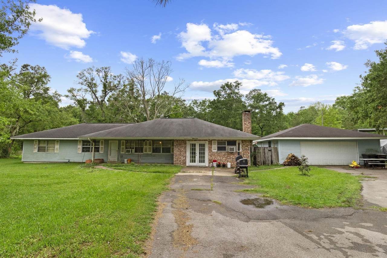 1110 Lakeside - Photo 1