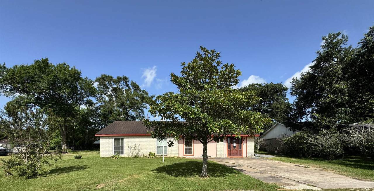 5822 Lantern Drive. - Photo 1