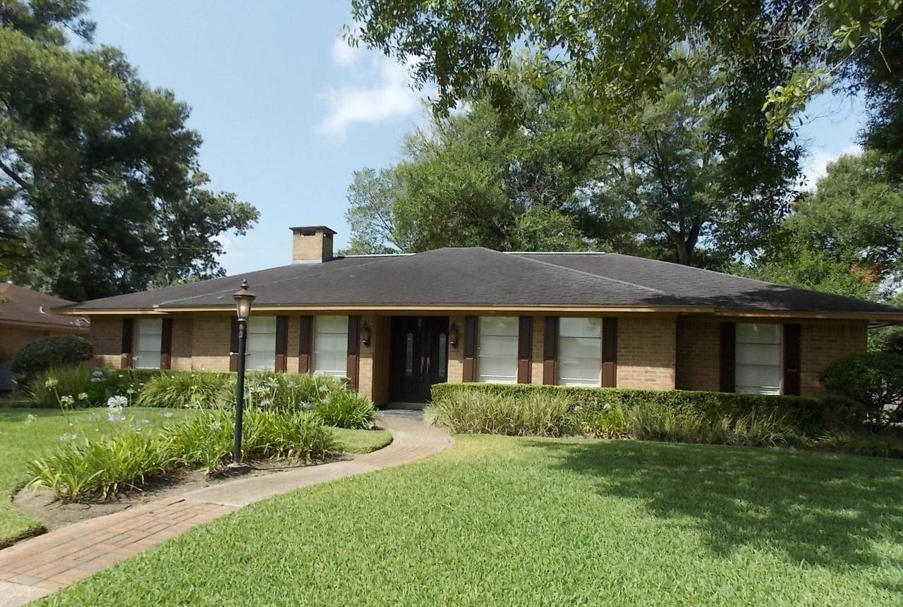 945 Elaine Dr. - Photo 1