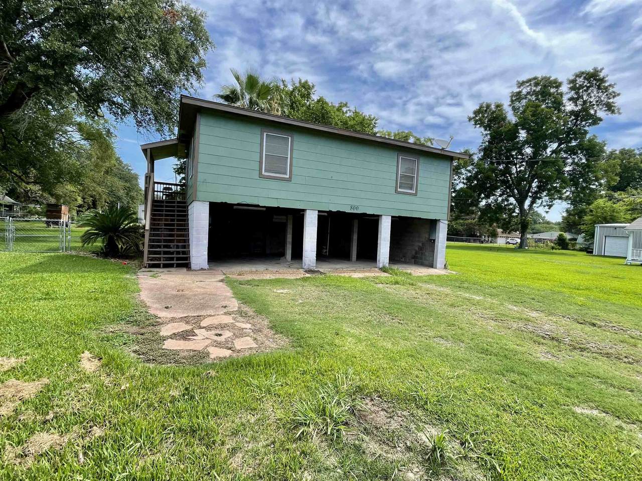 800 Grigsby - Photo 1