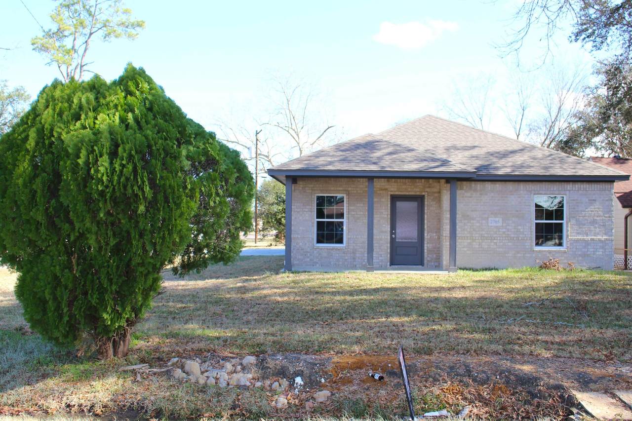 2705 Goliad - Photo 1