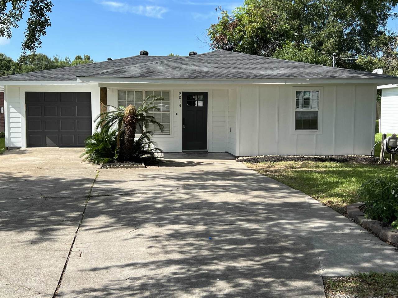 2014 Armstrong Ave - Photo 1