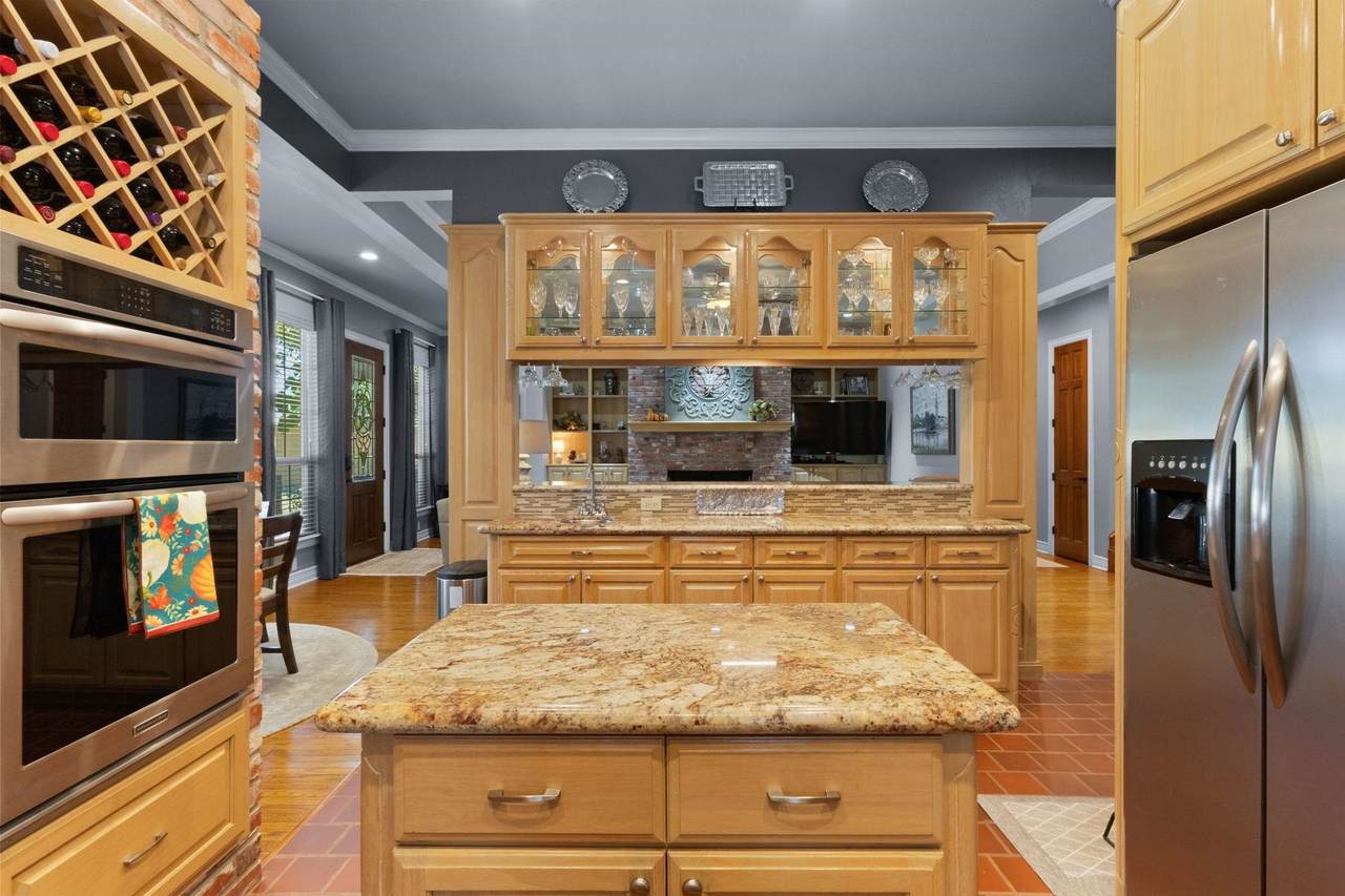 1429 Graham Ln - Photo 1