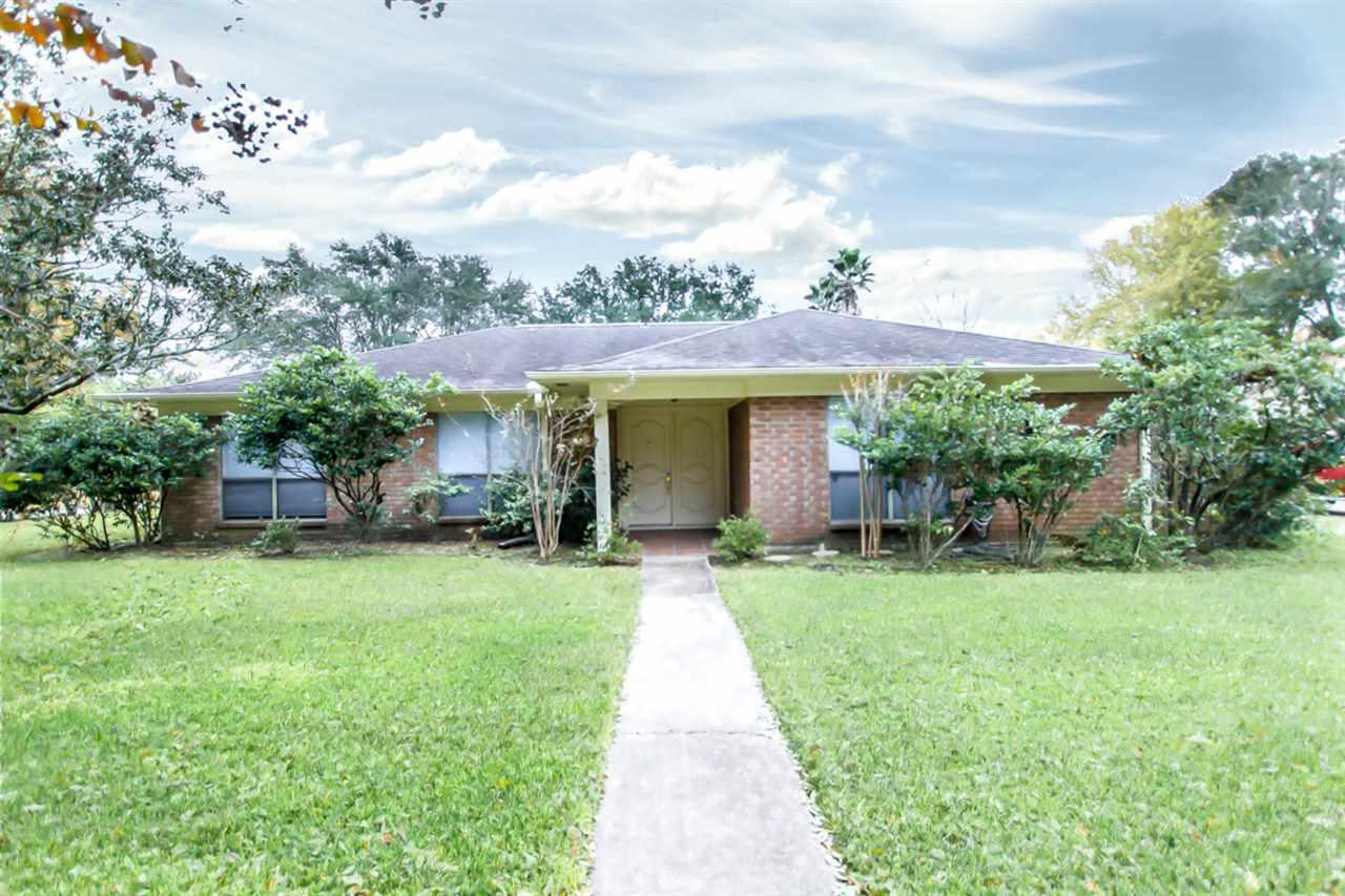 990 Chatwood - Photo 1