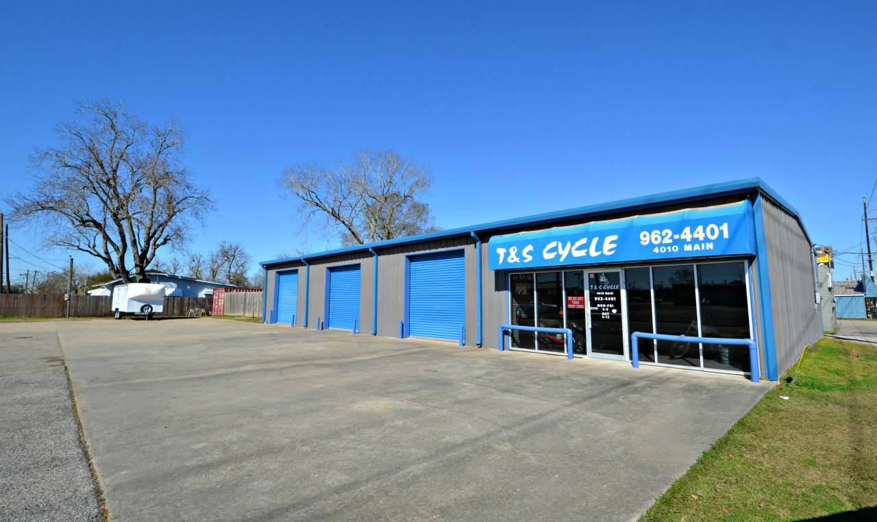 4010 Main Ave - Photo 1