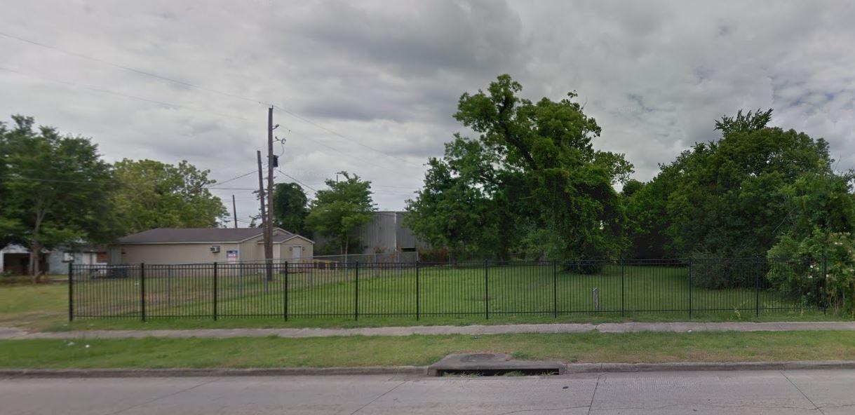 1365 M L King Jr Pkwy - Photo 1