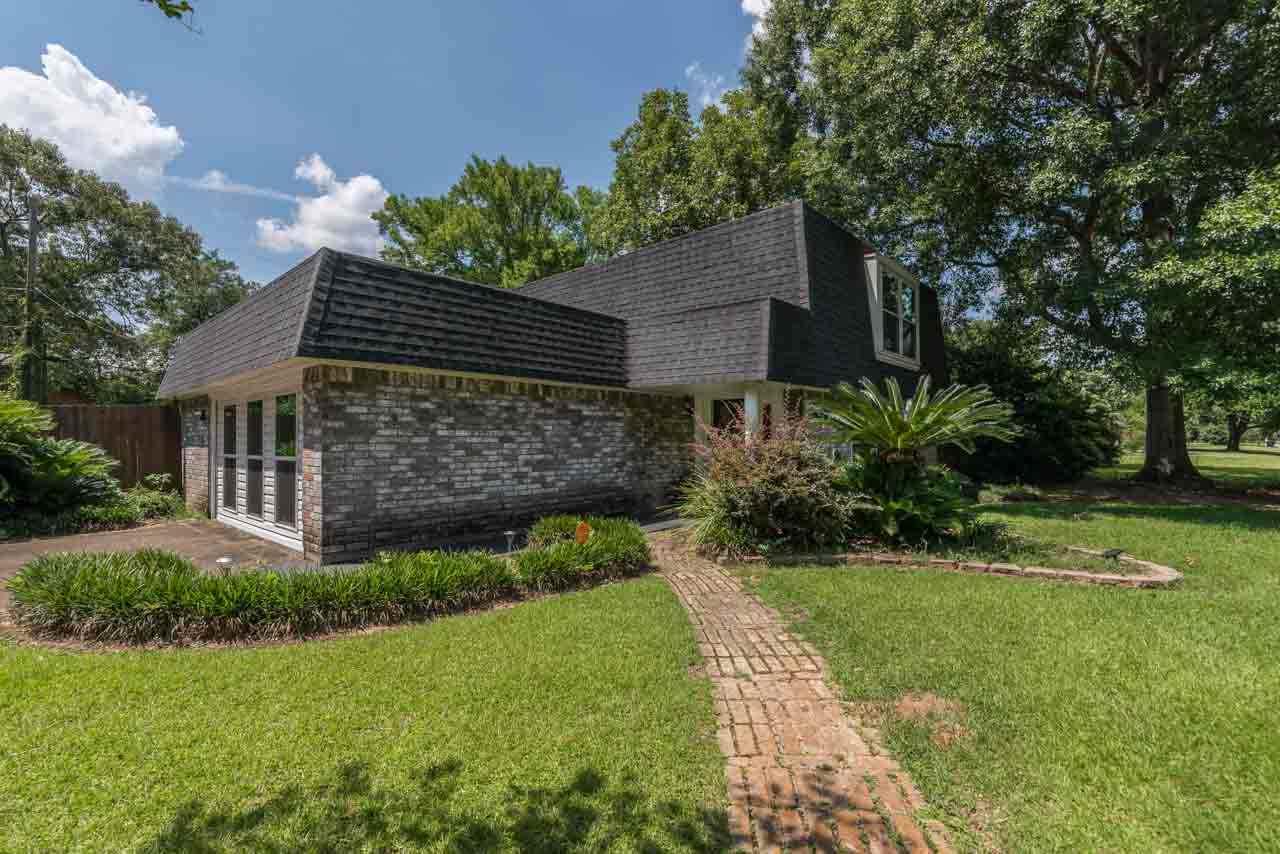 1825 Limerick Drive - Photo 1