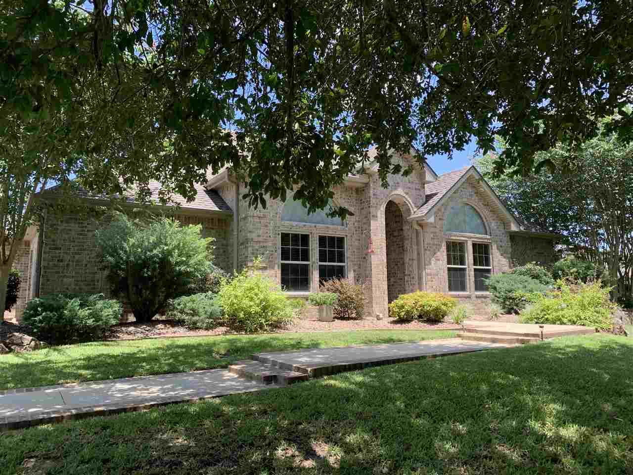 9200 Parkwood Dr. - Photo 1