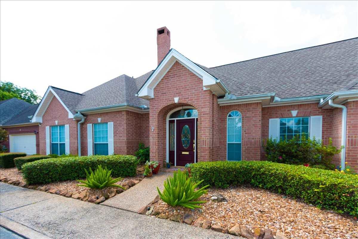 7 Regency Place - Photo 1