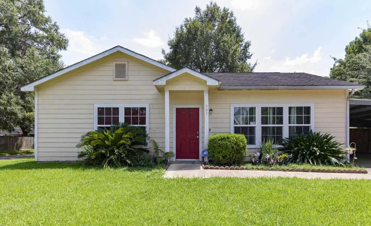 501 Camellia Ave - Photo 1