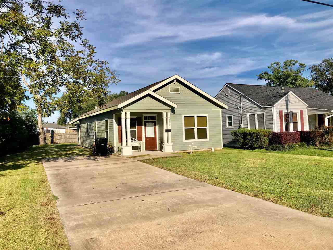 3406 Charles Ave - Photo 1