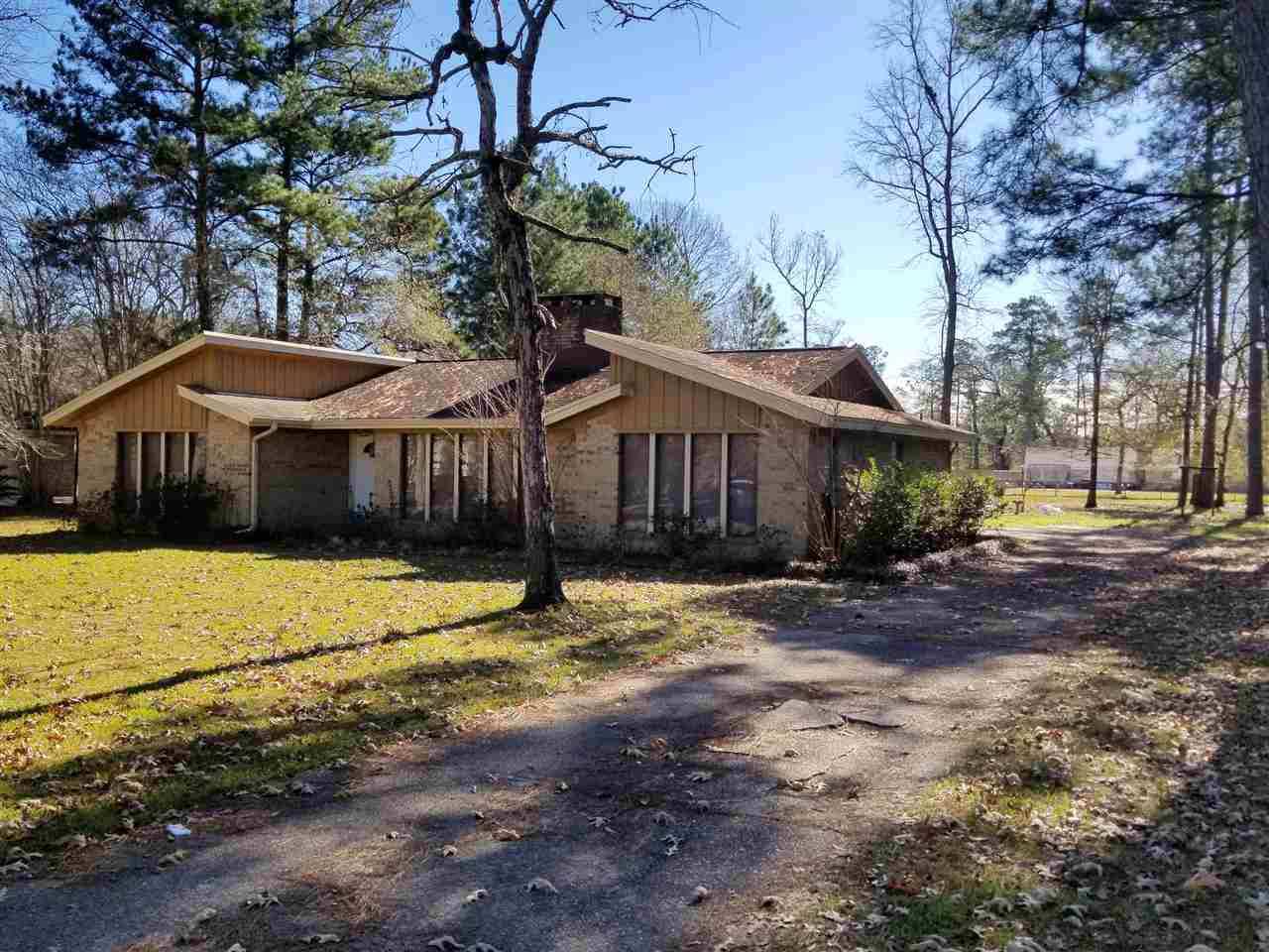 119 Pinehurst Drive - Photo 1
