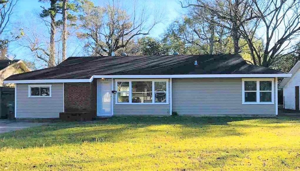 840 Peyton - Photo 1