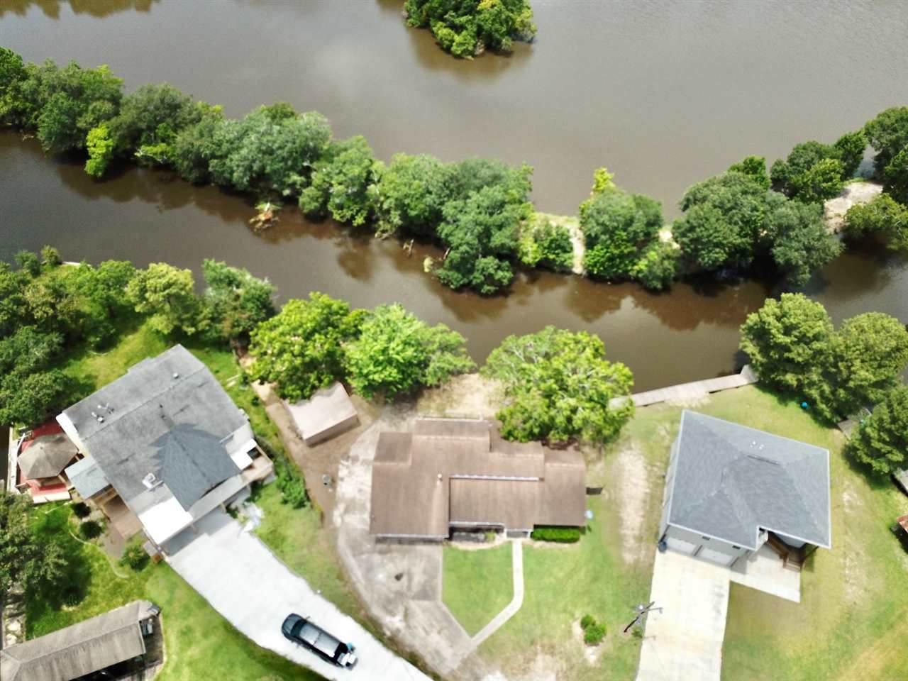 118 Robin Ave - Photo 1