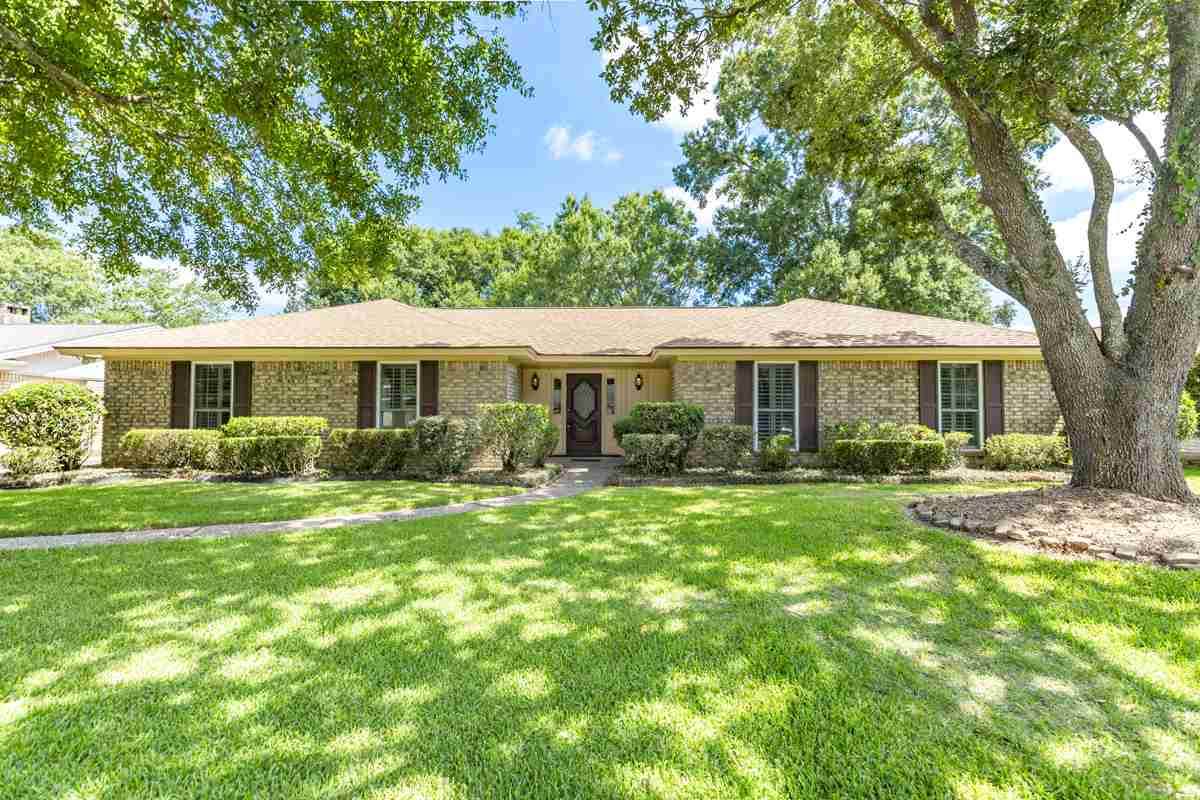 6040 Tangledahl Ln. - Photo 1