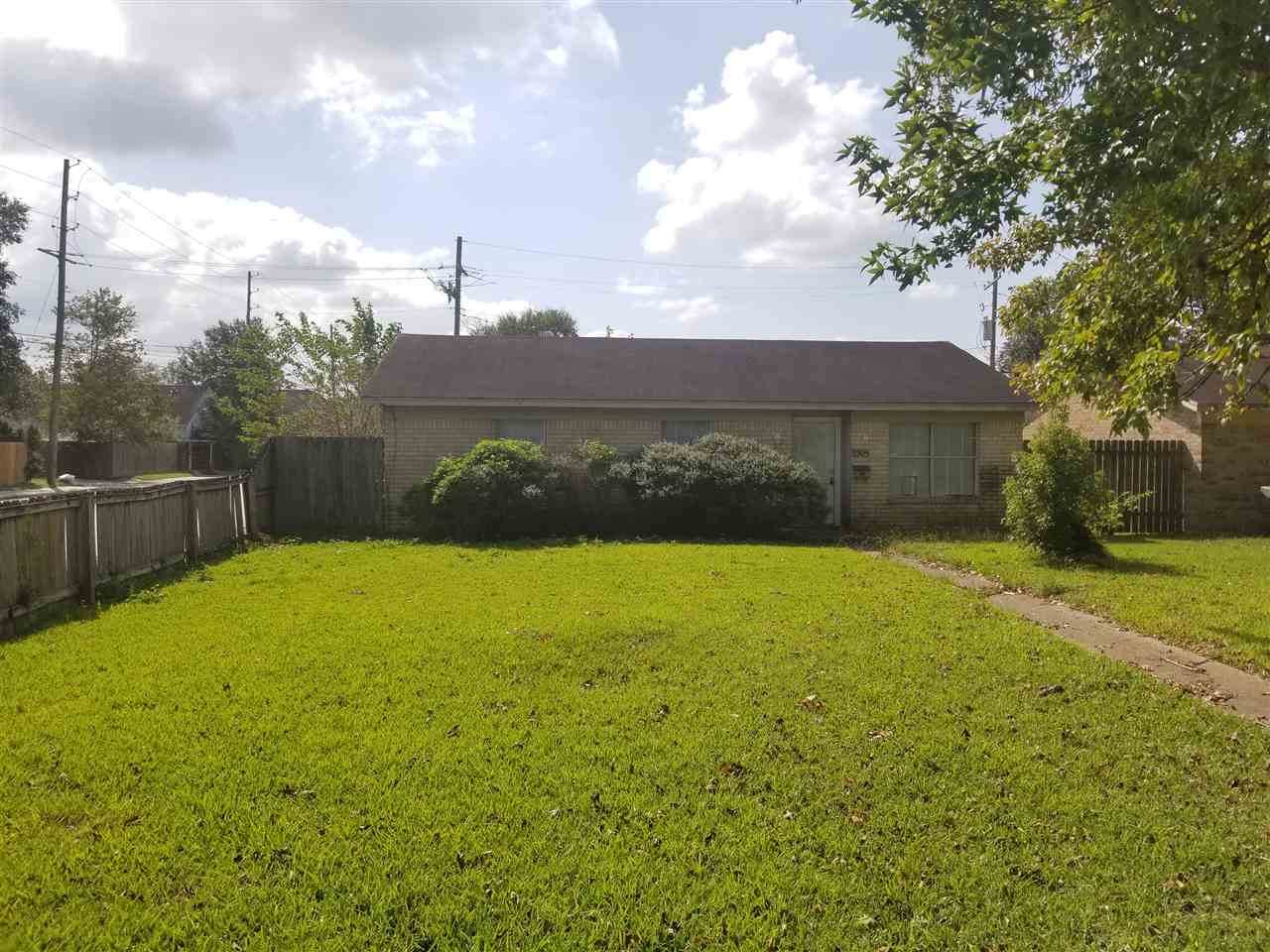2305 Gladys - Photo 1