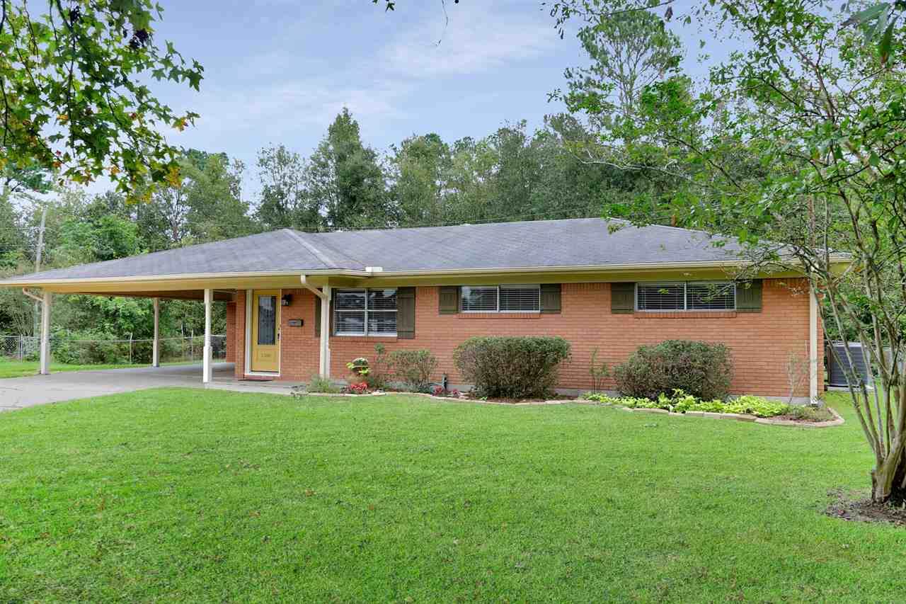 1390 Crestview - Photo 1