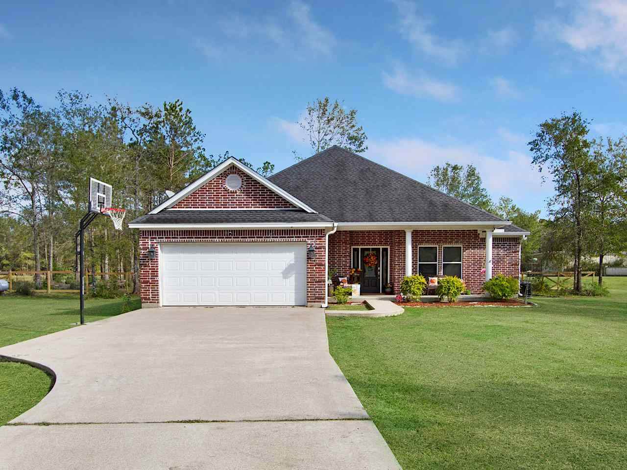 220 Linscomb - Photo 1