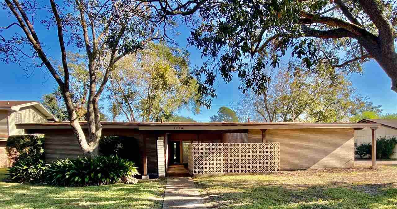 3220 Eugenia Ln - Photo 1