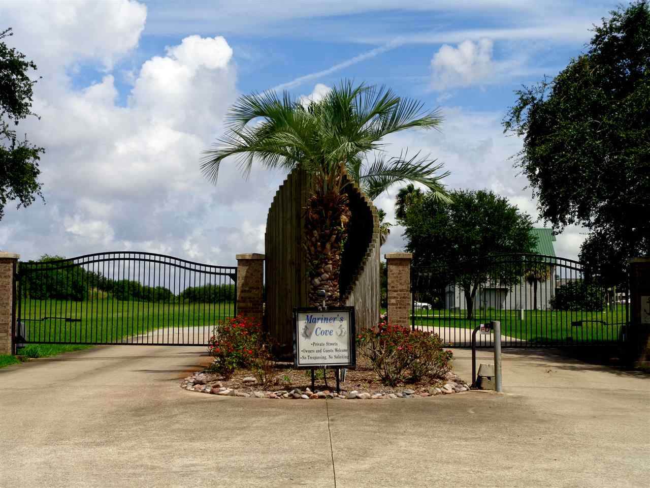 401 Island Way - Photo 1