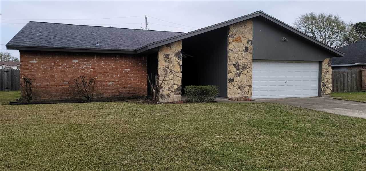 870 Ridgewood - Photo 1