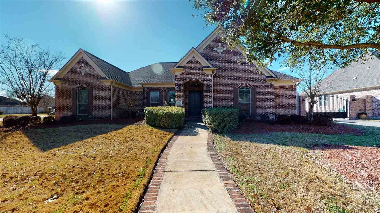 2535 Amberwood Dr - Photo 1