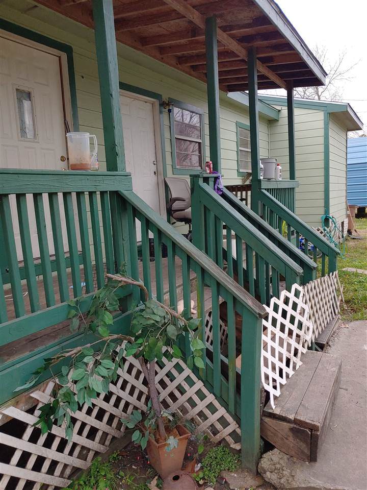 2610 Ave D - Photo 1