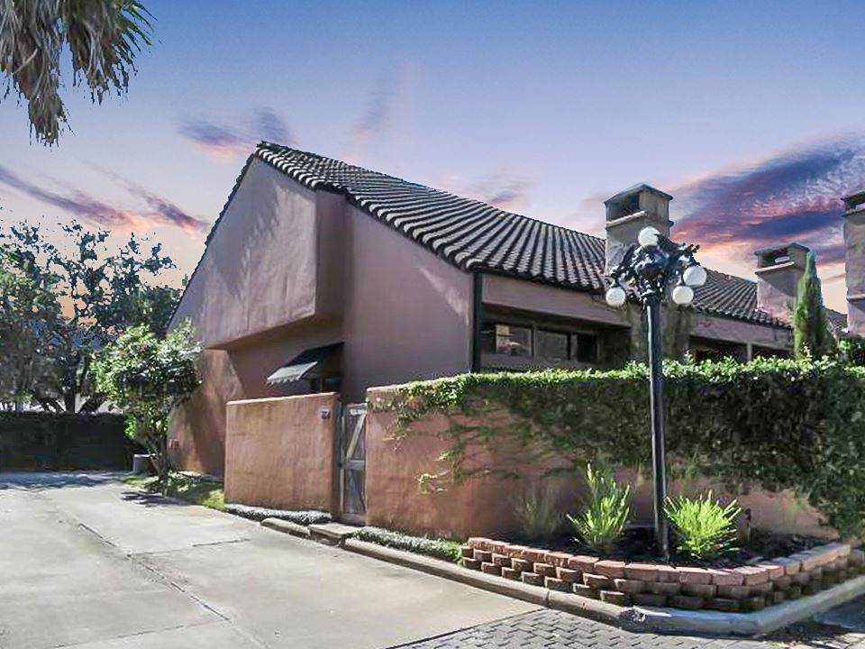 8037 Gladys Ave - Photo 1