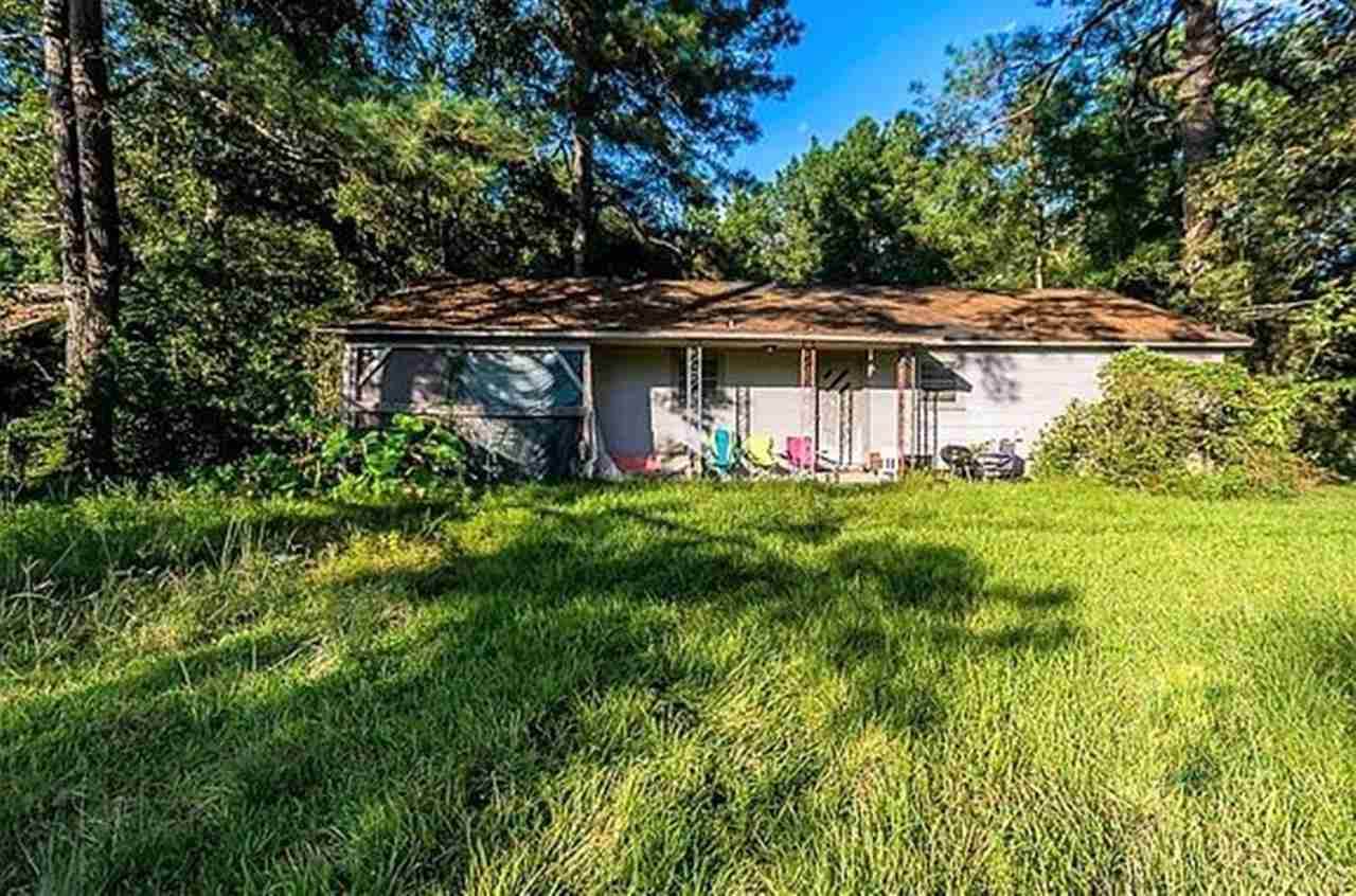 1010 Ave B - Photo 1