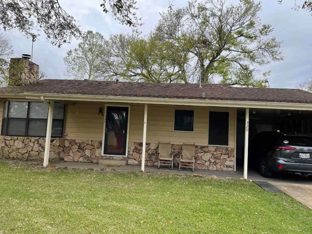 320 S 44th St - Photo 1