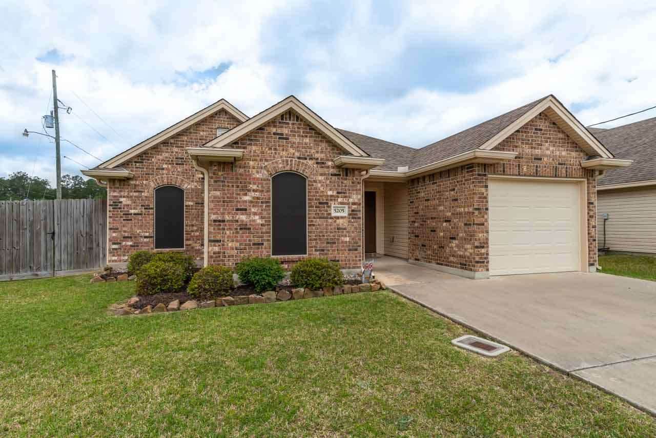 5205 Springwood Loop - Photo 1