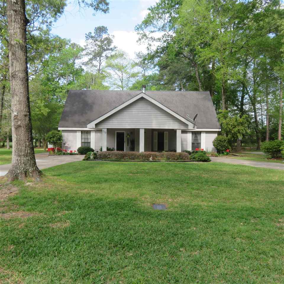 719 Wildwood - Photo 1