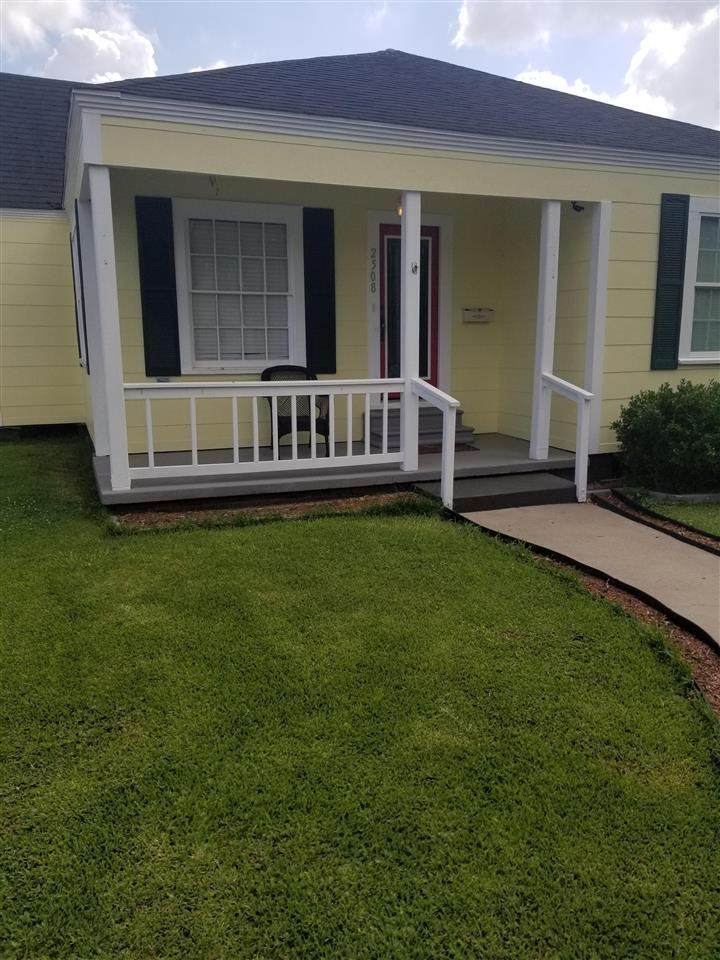 2508 Ave B - Photo 1