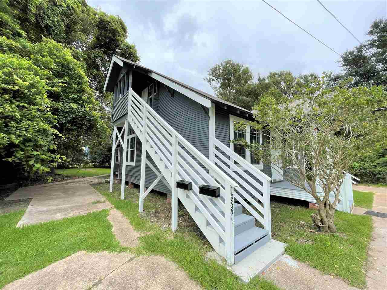1965 1/2 Kingsley Drive - Photo 1