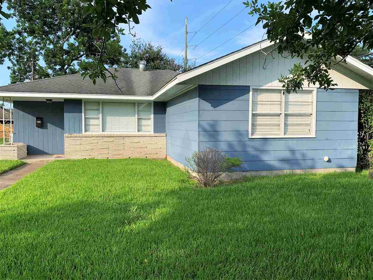 4800 Simpson - Photo 1