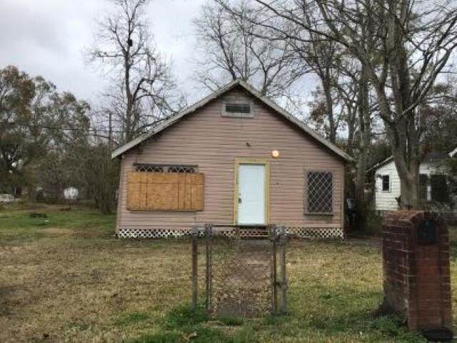 2499 Buchanan - Photo 1