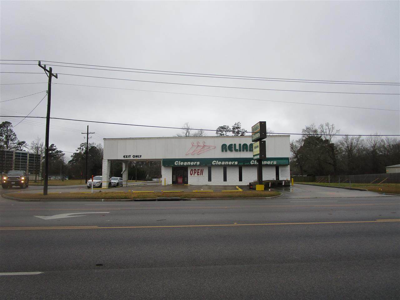 1415 Main - Photo 1