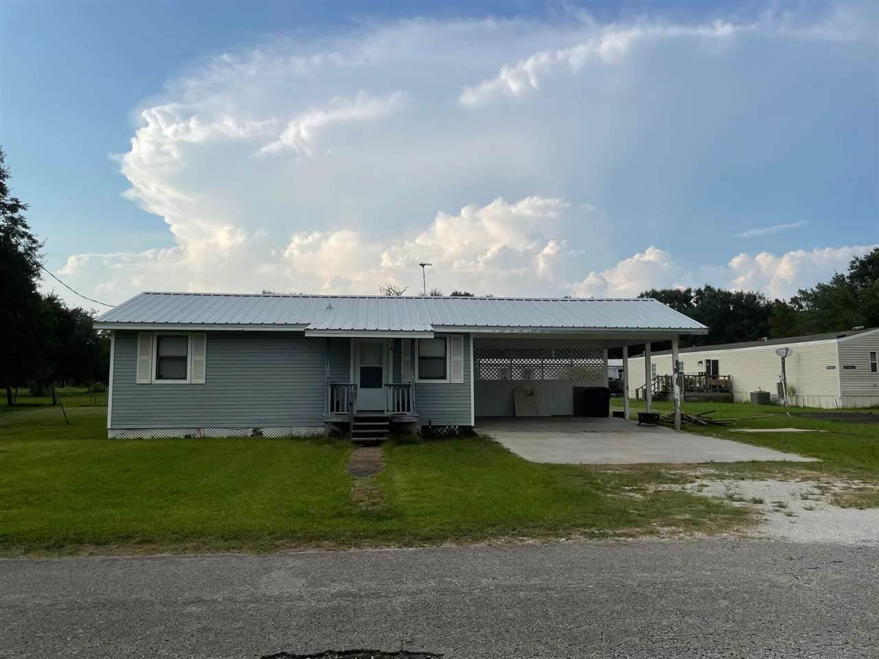 118 Stewart Ave - Photo 1