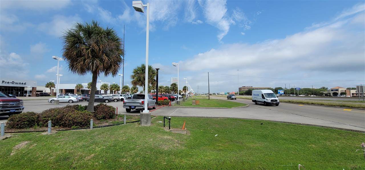 8035 Memorial Blvd - Photo 1