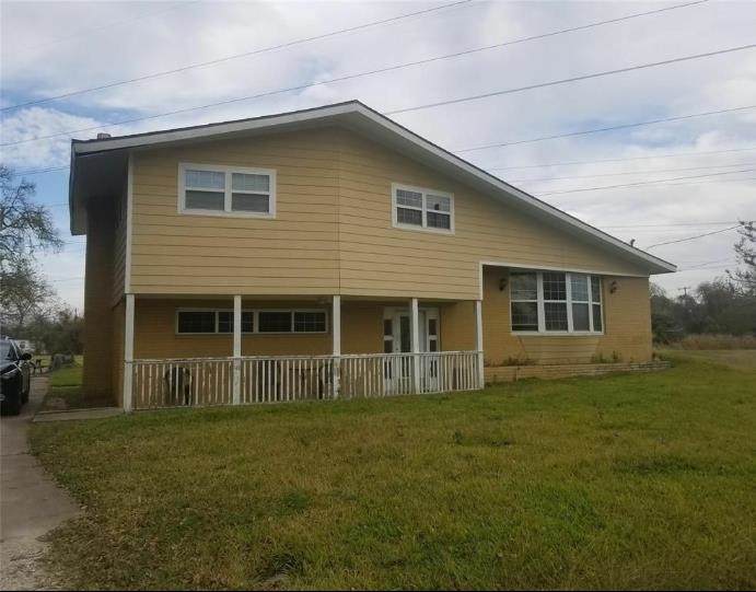 6218 Carver Ave - Photo 1