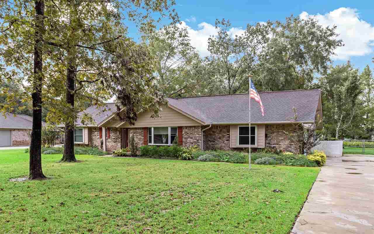 411 Pinemont - Photo 1