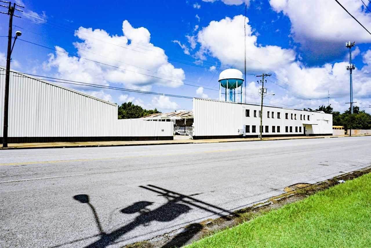 1051 Houston - Photo 1