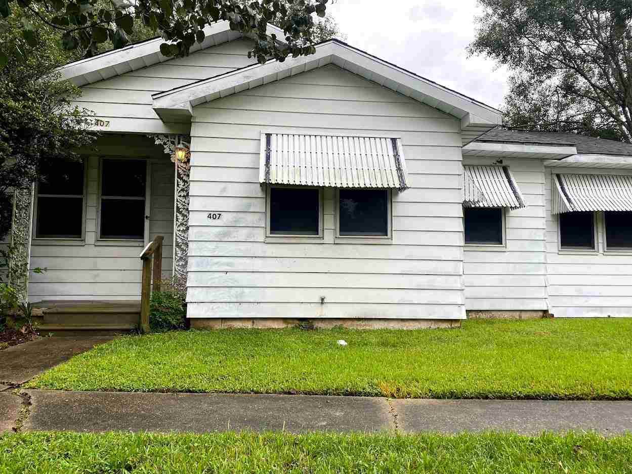 407 Pampa St - Photo 1