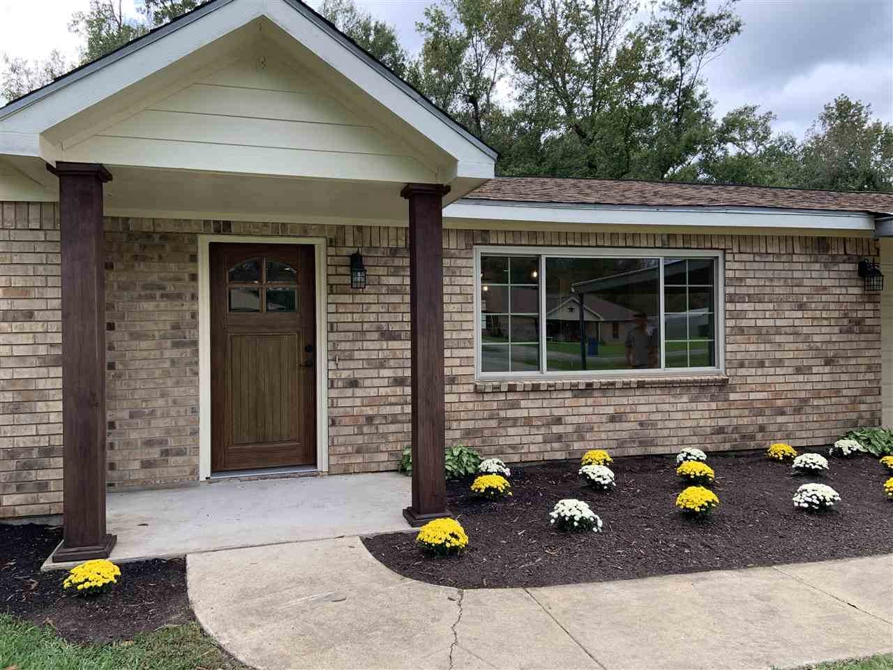 2402 Twin Oaks - Photo 1