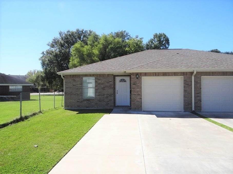 121 Gage Avenue - Photo 1