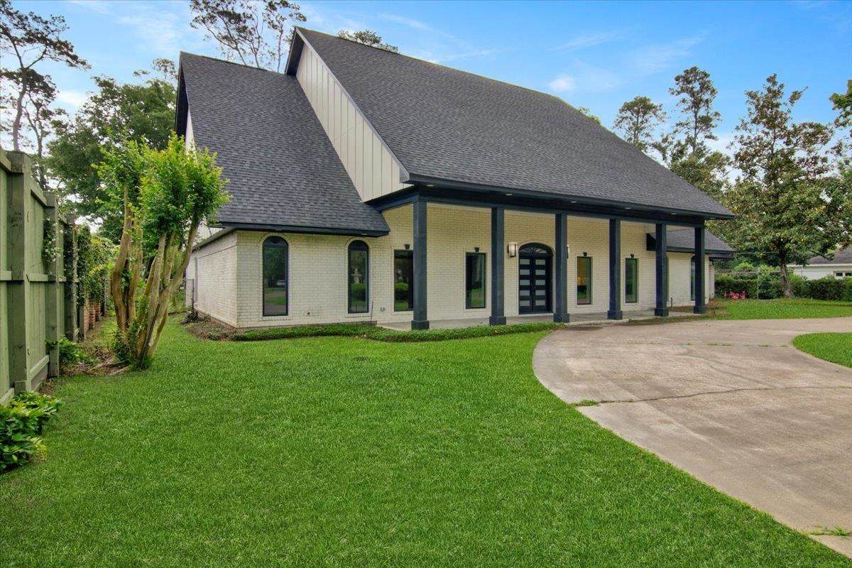 1380 Thomas Road - Photo 1