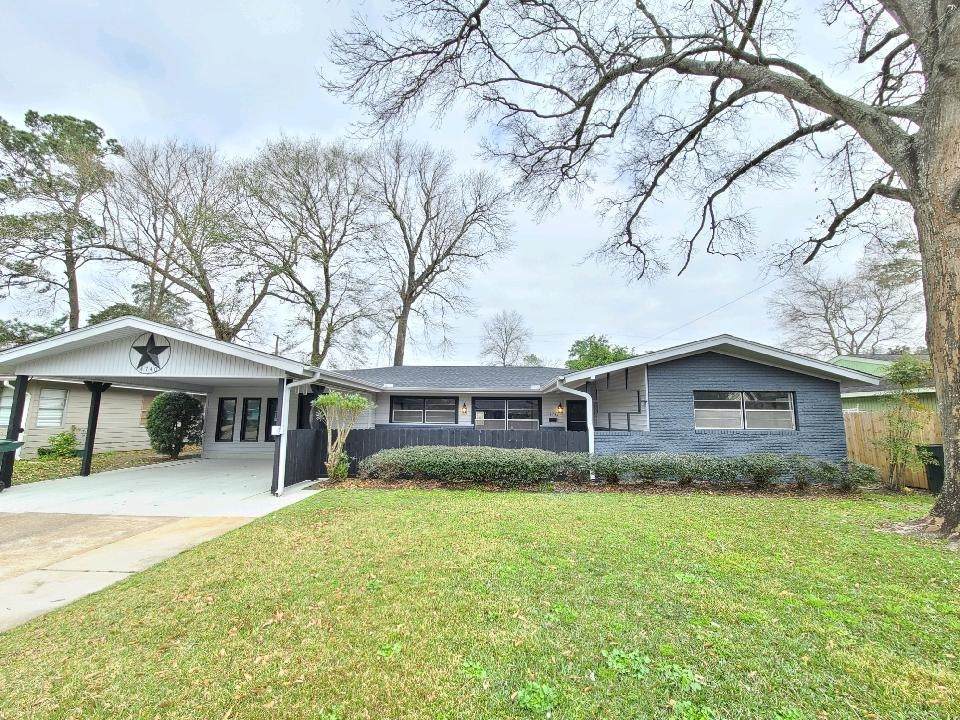 4740 Baywood Ln - Photo 1