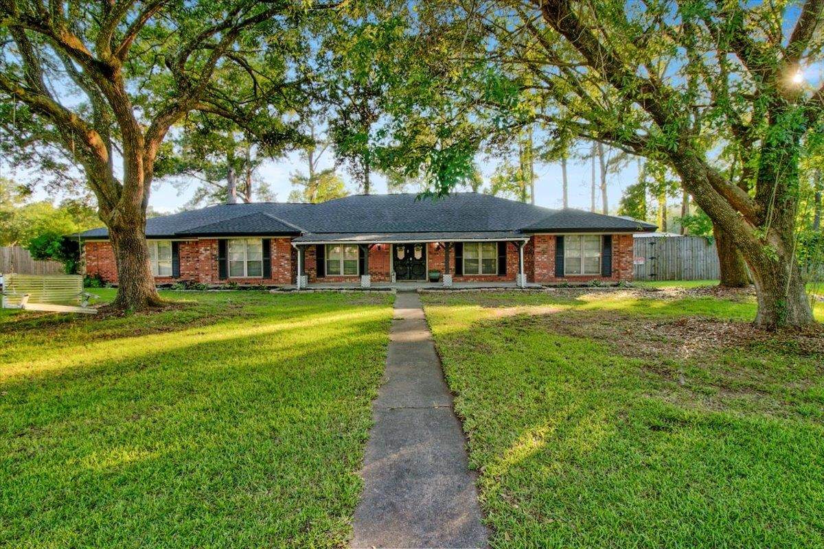 1605 Lindenwood Drive - Photo 1